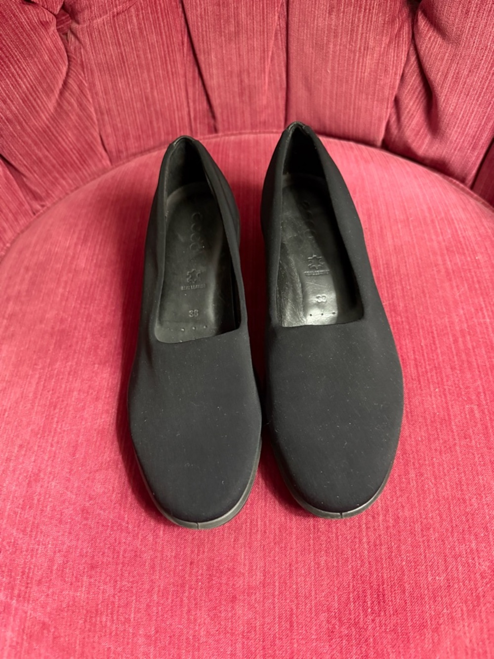 Ecco Black Slip-On Comfort Flats - Picture 10 of 10